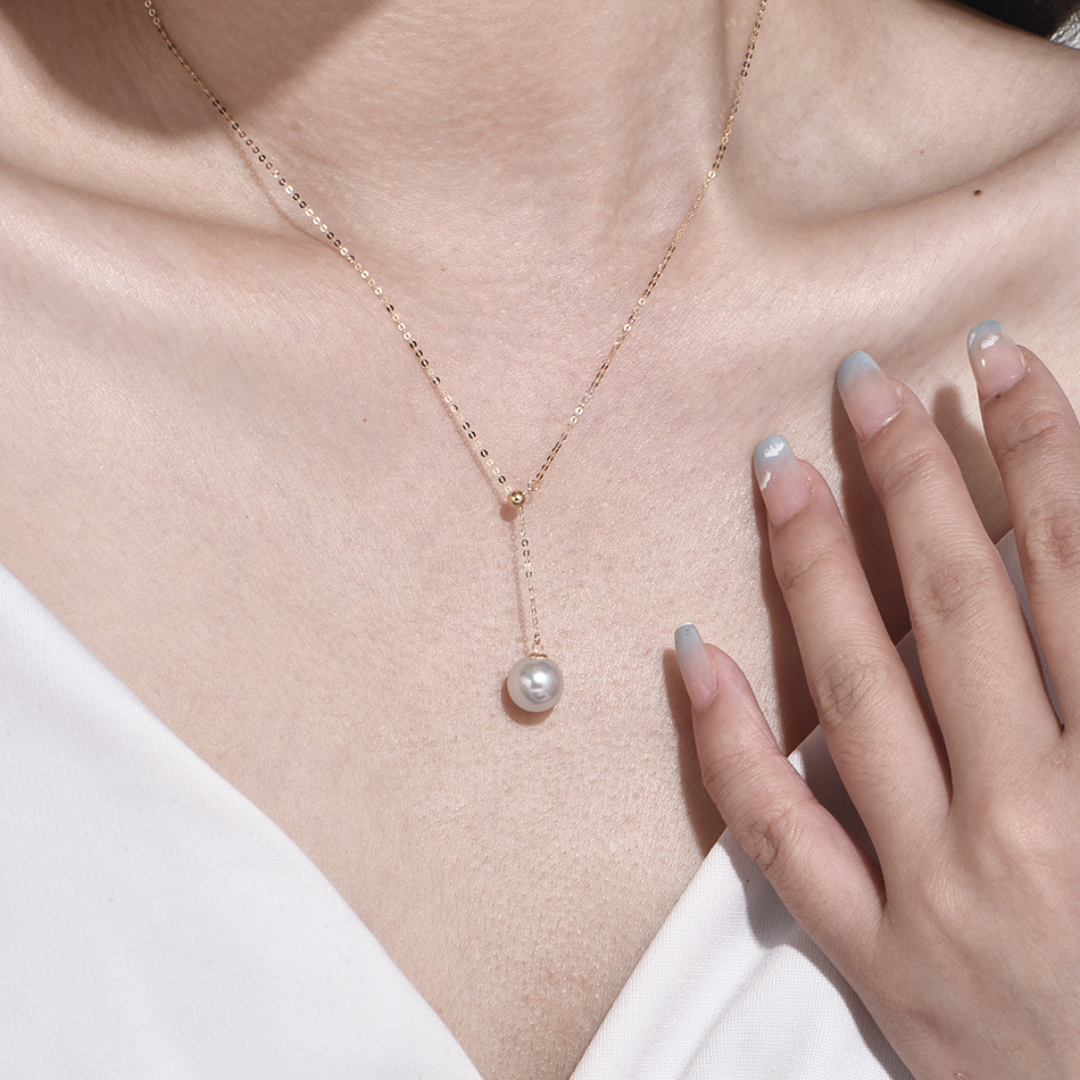 What factors determine the price of pearl jewelry?