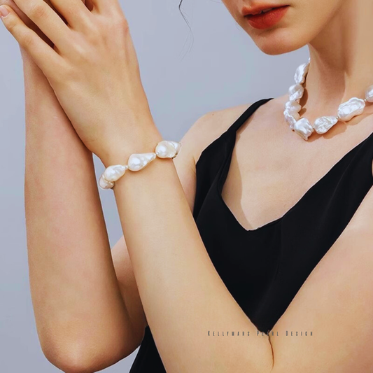 Vera – 14–16mm Natural Big White Baroque Pearl Bracelet