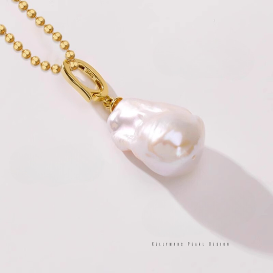 Muse – 14–16mm Big Baroque Pearl Pendant Necklace in 18K Gold Plated
