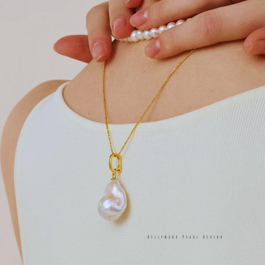 Muse – 14–16mm Big Baroque Pearl Pendant Necklace in 18K Gold Plated