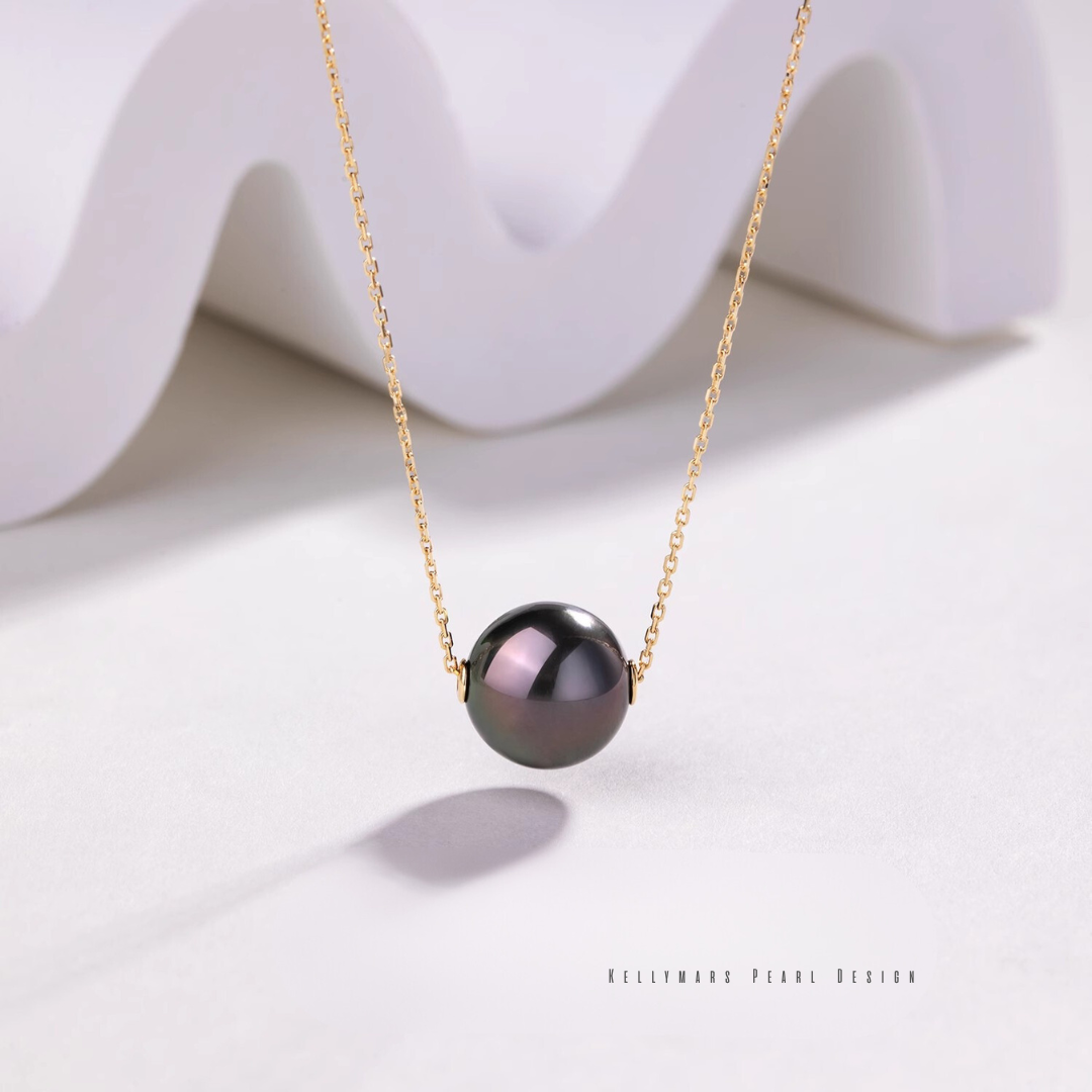 Noir – 9–9.5mm Black Tahitian Solitaire Pearl Necklace in 18K Solid Gold
