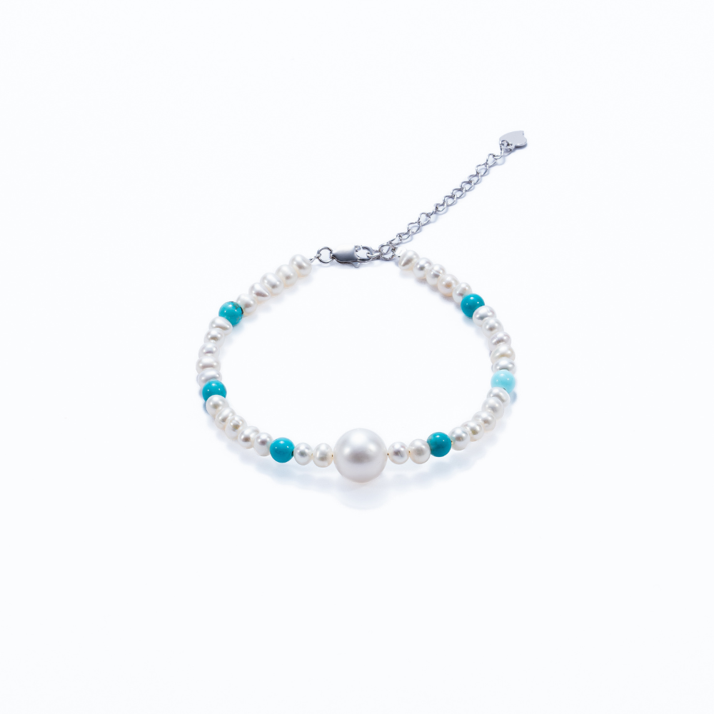 Azura – 5–7.5mm Natural Freshwater Pearl and Turquoise Beaded Bracelet