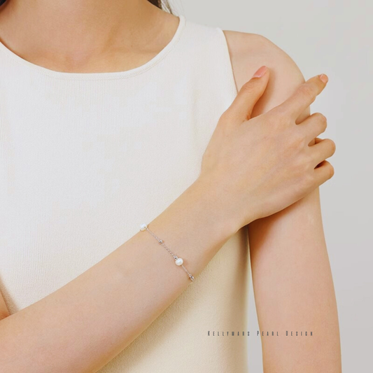 Breeze – 6–6.5mm Natural Freshwater Pearl Tincup Bracelet
