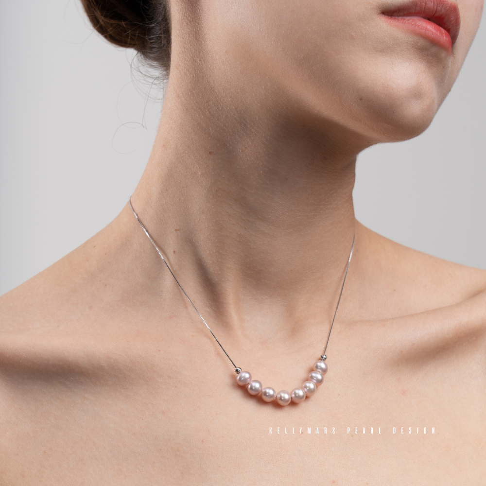Seren – 7–7.5mm Natural Freshwater Pearl Necklace with Smile Design