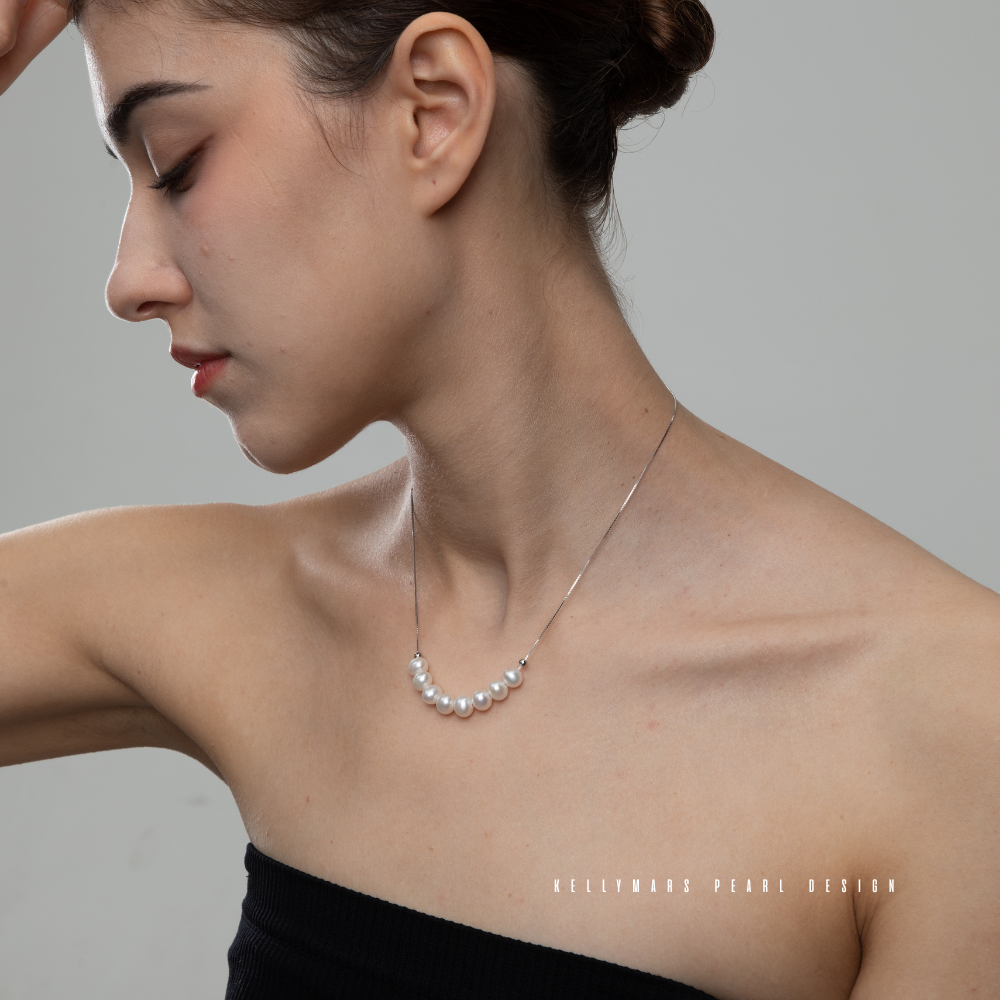 Seren – 7–7.5mm Natural Freshwater Pearl Necklace with Smile Design