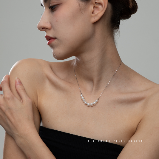 Seren – 7–7.5mm Natural Freshwater Pearl Necklace with Smile Design