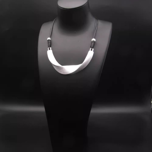 Designed Simple Necklace