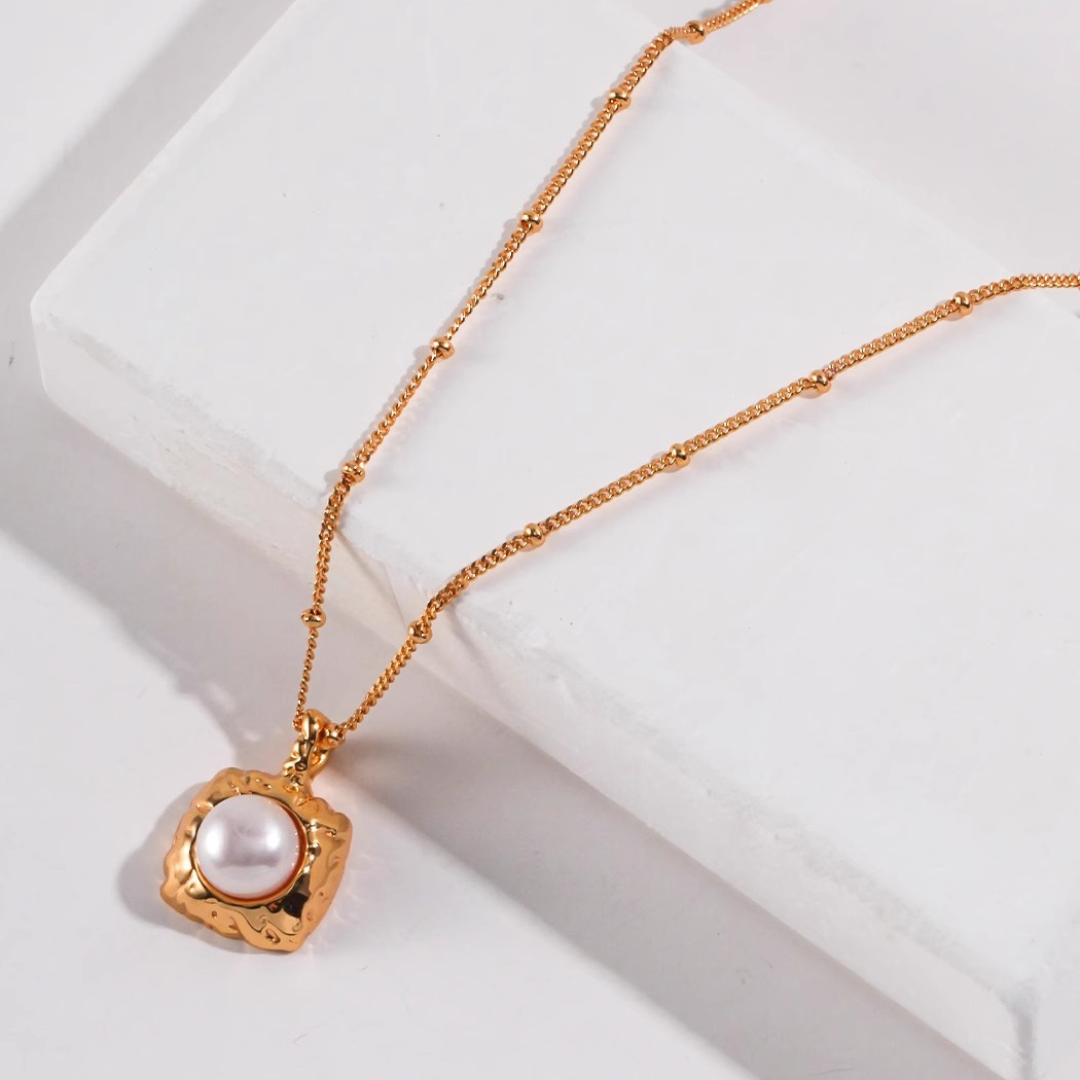 Gold Pearl Pendant Necklace AAA Quality