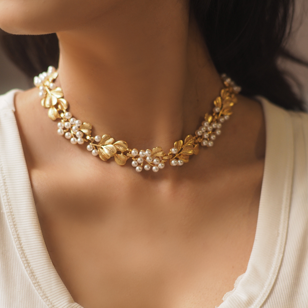 Gold Elegant Vintage Pearl Necklace