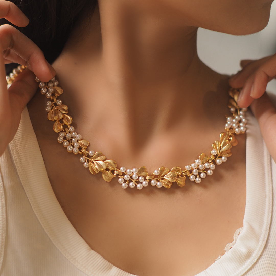 Gold Elegant Vintage Pearl Necklace