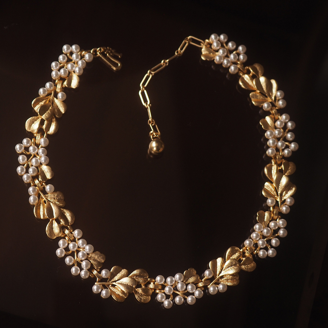 Gold Elegant Vintage Pearl Necklace