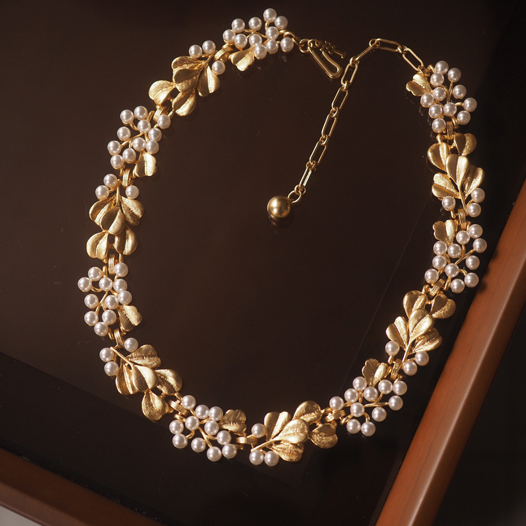 Gold Elegant Vintage Pearl Necklace