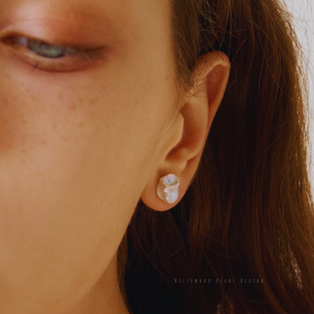 Isolde – 7–9mm High-quality 18K Gold Plated Natural Baroque Pearl Stud Earrings