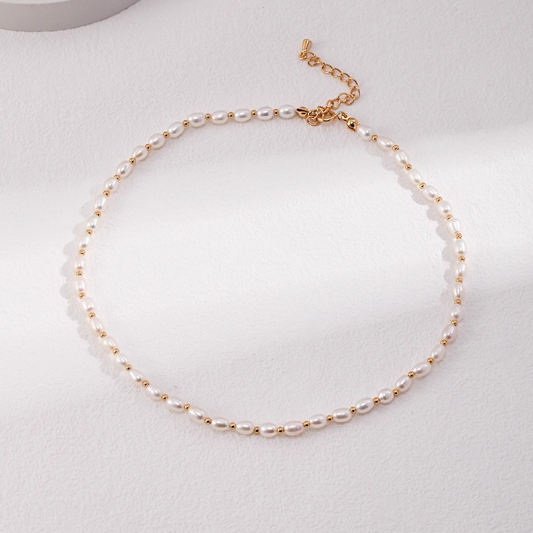 Minimalist Gold Natural Rice Pearl Choker Necklace