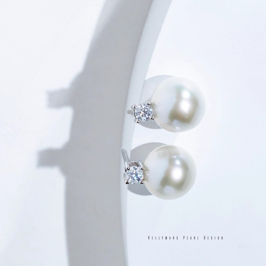 Princess – 9–9.5mm Edison Freshwater Pearl Earrings in 18K Solid White Gold