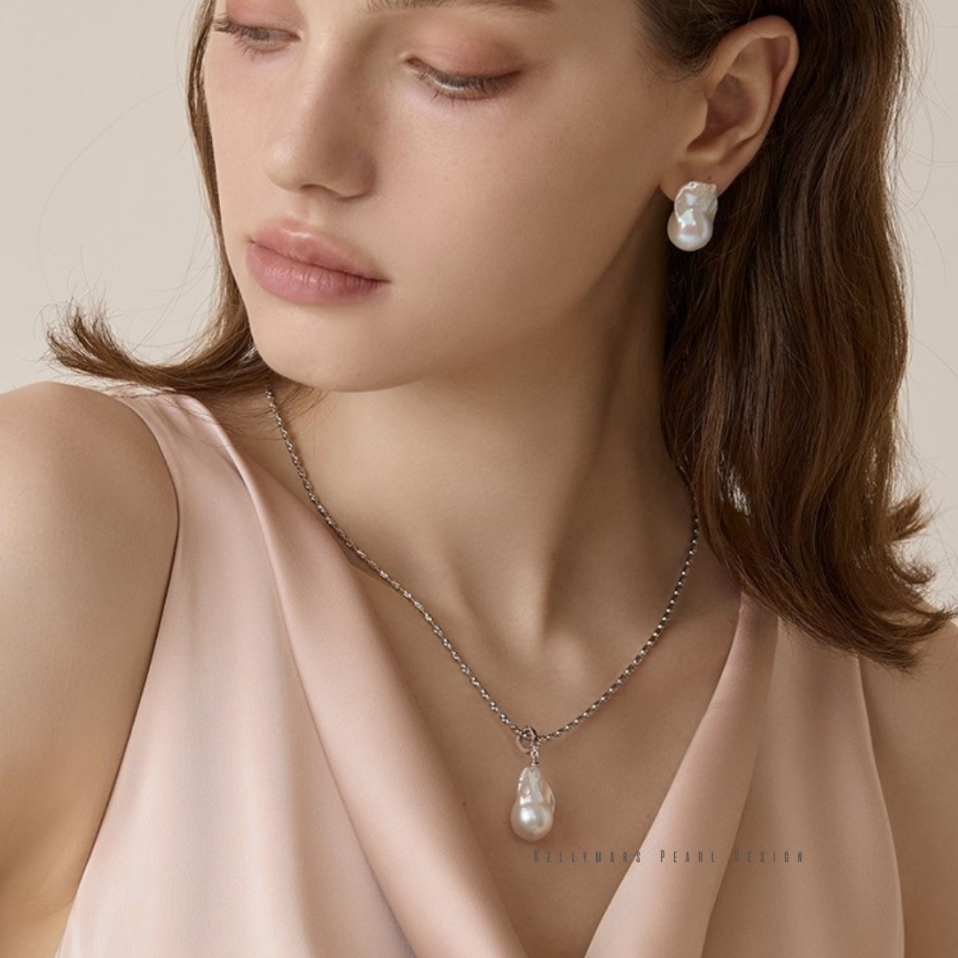 Thalia – 14–16mm Natural Baroque Pearl Pendant Necklace in 925 Sterling Silver