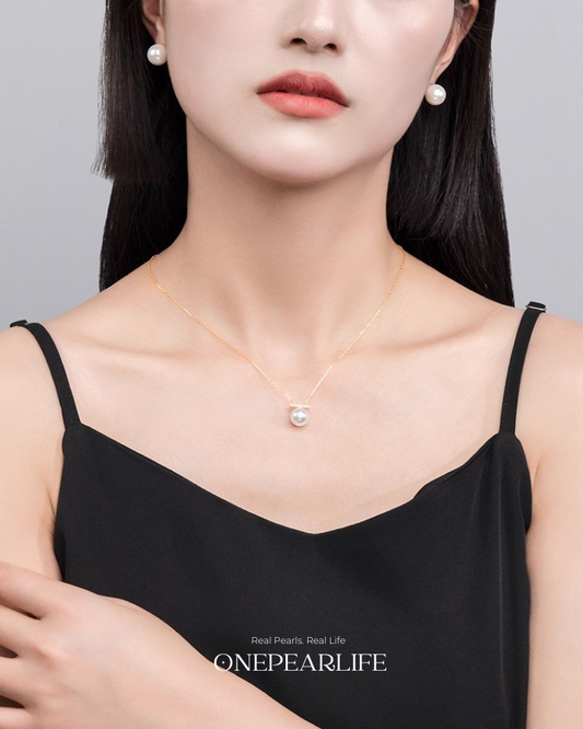 Alinea – AAA Quality Freshwater Pearl Balance Bar Pendant Necklace | 18K Gold Vermeil | 8–8.5mm Onepearlife