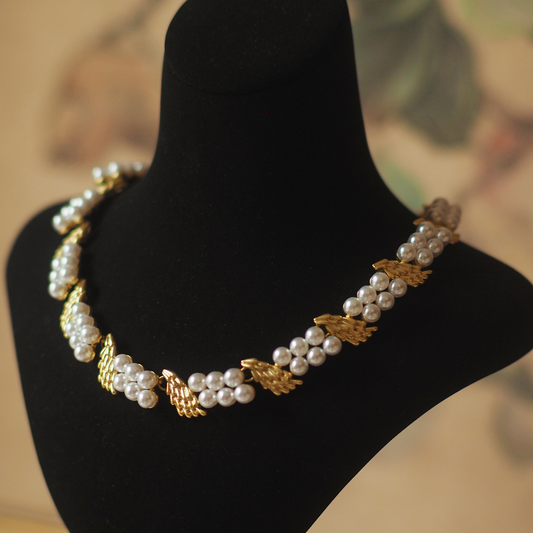 Elegant Pearl Vintage Necklace