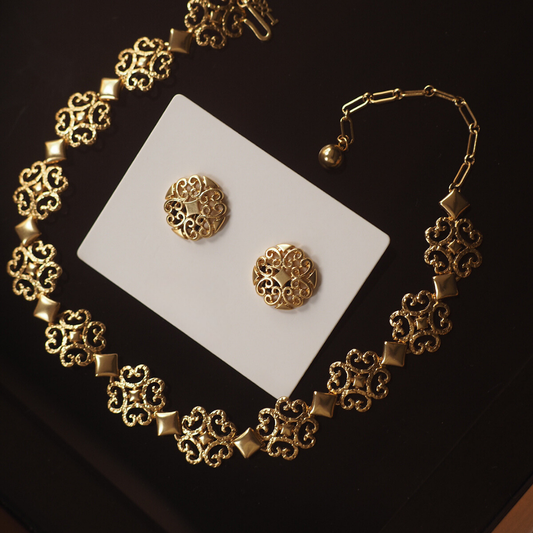 Gold Vintage Baroque Style Necklace