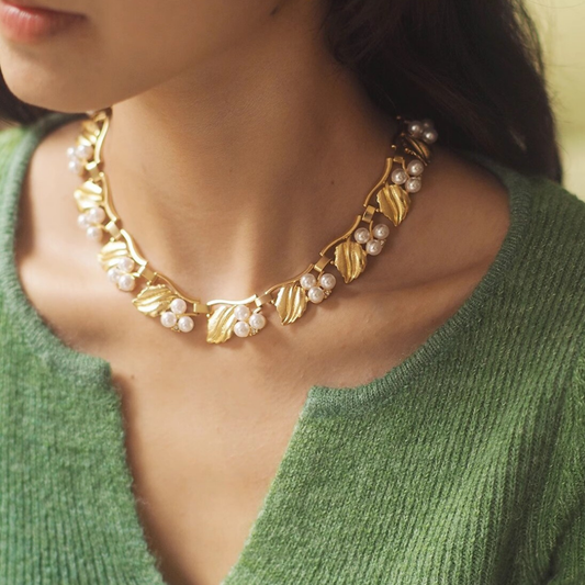 Gold Chic Pearl Necklace