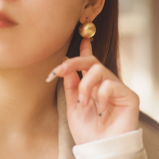 Minimalist Vintage Gold Studs